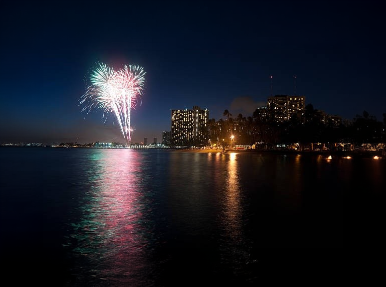 Friday Night Dinner Cruise wtih Firework Finale